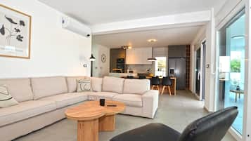 Villa (Four Bedroom Villa with Pool) | Wohnzimmer