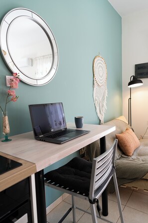 Appartement, 1 chambre | Coin séjour | TV connectée de 33 pouces avec chaînes numériques, Netflix