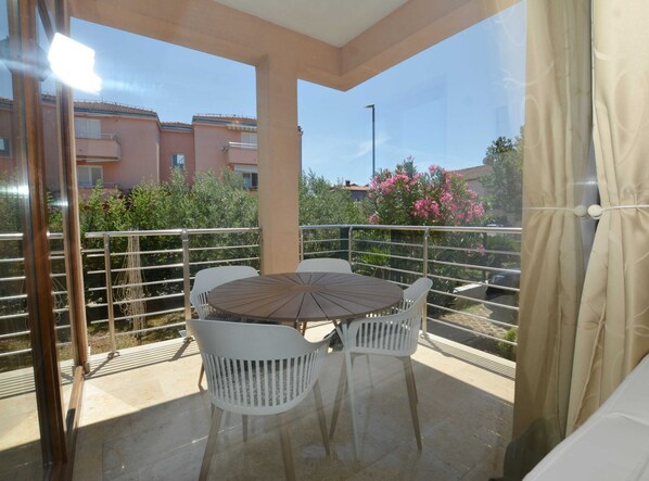 Apartamento (Standard Two Bedroom Apartment with B) | Exterior
