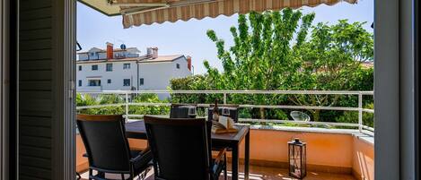 Apartment (Classic One Bedroom Apartment with Te) | Balcony