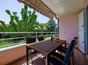 Huoneisto (Classic One Bedroom Apartment with Te) | Parveke