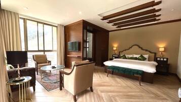 Deluxe Double Room, Mountain View | Soundproofing, iron/ironing board, free WiFi