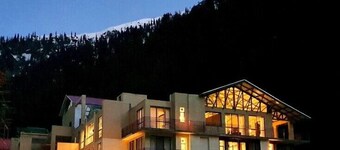 The Sarai Hotel 