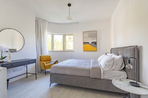 6 bedrooms - Agios Tychon Luxury Villa With Private Pool (Limassol)