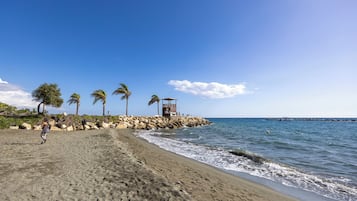 Villa, 5 Bedrooms, Private Pool, Garden View | Beach