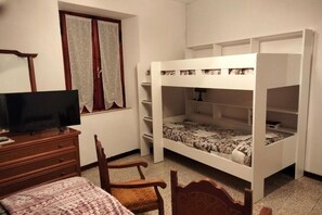 1 室のベッドルーム、アイロン / アイロン台、WiFi、ベッドシーツ