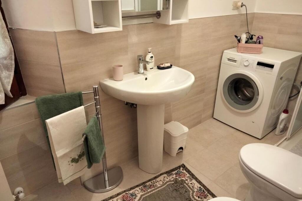 Dusche, Haartrockner, Bidet, Handtücher