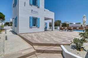 House | 1 bedroom, Internet - Seaside Splendor - Apollo s Poolside Retreat (Paros)