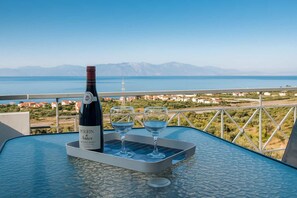 2 bedrooms, Internet - Onar Zin Seabliss - Iro Pool Bliss Getaway (Xylokastro-Evrostina)