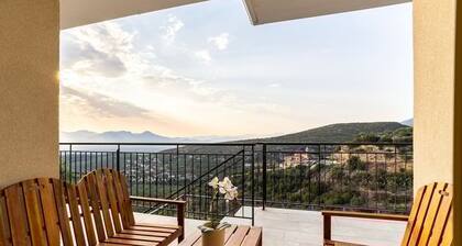 Martinia Pool Escape - Tragos Panoramic Views