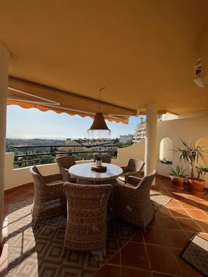 Leilighet | Utendørsservering