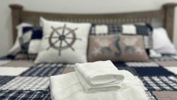 3 bedrooms, iron/ironing board, WiFi, bed sheets