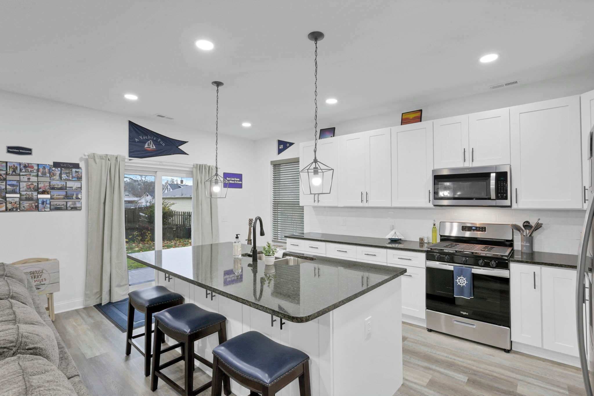 冰箱、微波炉、烤箱、炉灶