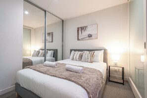 2 bedrooms, iron/ironing board, free WiFi, bed sheets