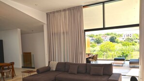 Ảnh chưa phân loại, 5 trong số 44 ảnh, nút