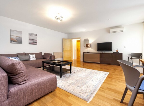 Apartment (Two Bedroom Apartment with Terrace) | Living room | Flat-screen TV