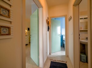 Apartment (Three Bedroom Apartment with Balcony) | Lobby - Scenic and Refined Retreat Apartment With Balcony (Rovinj)