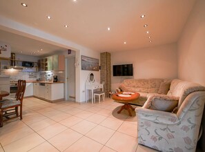 Apartment (Two Bedroom Apartment with Terrace) | Living room | 32-inch flat-screen TV with satellite channels - Classic and Smart Rovinj Apartment With Terrace (Rovinj)
