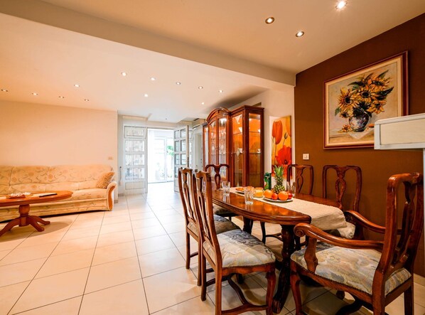 Apartment (Two Bedroom Apartment with Terrace) | Dining room - Classic and Smart Rovinj Apartment With Terrace (Rovinj)
