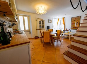 Apartment (One Bedroom Apartment) | Private kitchen