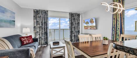 Signature Condo, 2 Bedrooms, Beach View, Beachfront | In-room dining