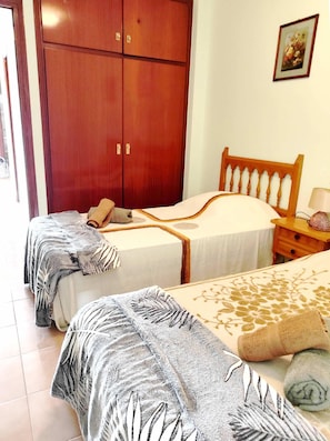3 chambres, fer et planche à repasser, Wi-Fi, literie fournie