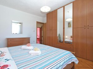 Apartment, 3 Bedrooms, Smoking, Balcony | 3 bedrooms