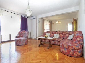 Living room - Bright Apartment With Garden and Balcony (Vodnjan)