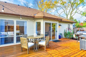 House (3 Bedrooms) | Interior - Near Shops & Cafes: Beaverton Haven w/ Luxe Decor! (Beaverton)