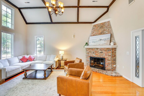 House (5 Bedrooms) | Interior - Pets Welcome, Golf Course View: Legend Oaks Home! (Summerville)