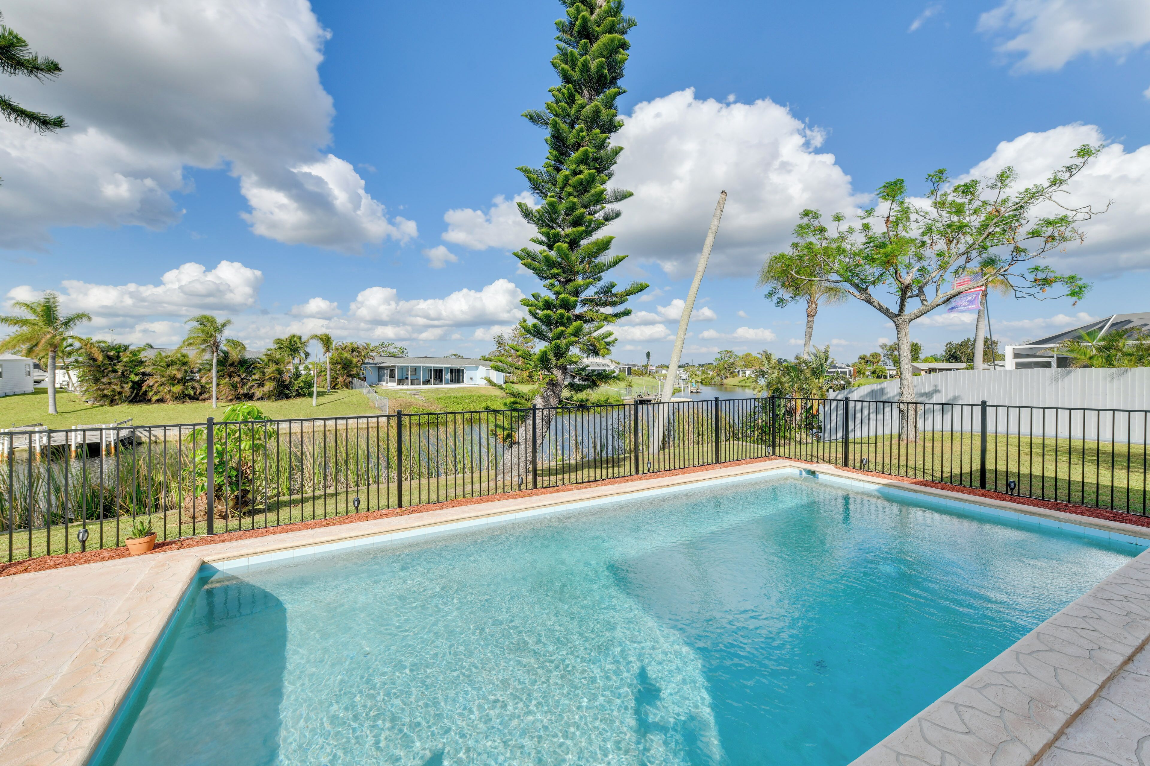 House (3 Bedrooms) | Front of property