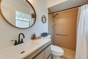 House (3 Bedrooms) | Interior - Family Friendly! Games! Waterfront North Port Home (North Port)