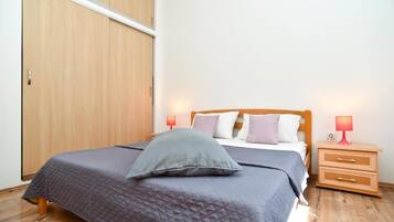 Apartemen, 1 kamar tidur, patio, pemandangan kolam renang | 2 kamar tidur