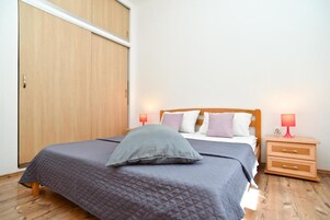 Apartamento, 1 habitación, patio, vistas a la piscina | 2 dormitorios