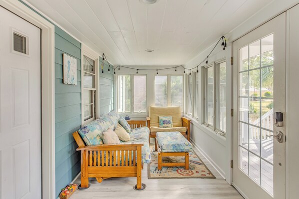 House (3 Bedrooms) | Interior - Walk to Ocean: Home w/ Deck in North Myrtle Beach (North Myrtle Beach)