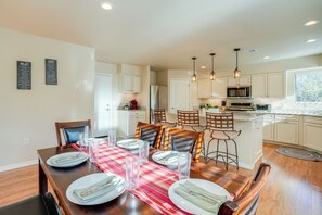 House (3 Bedrooms) | Interior