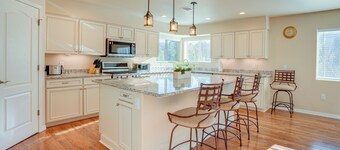 3 Mi to Downtown Prescott - Spacious Home w/ Patio