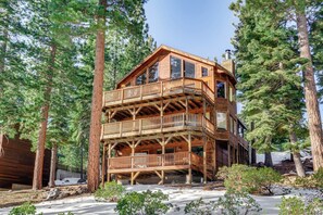 House (5 Bedrooms) | Interior - 6 Mi to Ski Slopes! Family Tahoe Cabin w/ 3 Decks (Tahoe Vista)
