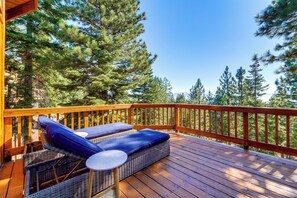 House (5 Bedrooms) | Interior - 6 Mi to Ski Slopes! Family Tahoe Cabin w/ 3 Decks (Tahoe Vista)