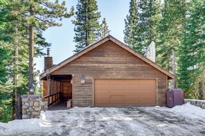 House (5 Bedrooms) | Interior - 6 Mi to Ski Slopes! Family Tahoe Cabin w/ 3 Decks (Tahoe Vista)