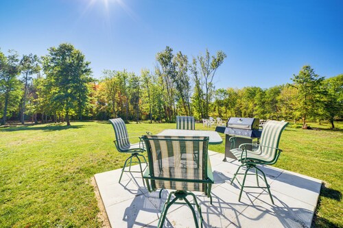 8-acre Bridgman Oasis: Pool, Hot Tub & Game Room