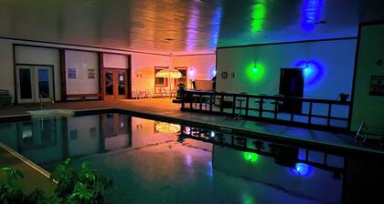 8-acre Bridgman Oasis: Pool, Hot Tub & Game Room