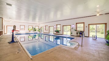 House (6 Bedrooms) | Interior