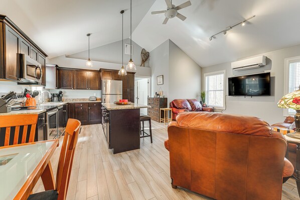 House (2 Bedrooms) | Interior