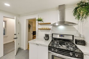 Apartment (2 Bedrooms) | Interior - NYC Area Apartment on Hudson River! (Hastings-On-Hudson)