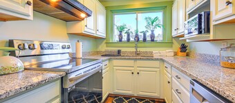 18 Mi to Skiing: Colorful Home in Springfield!