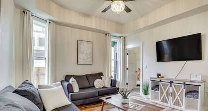 Walk to Independence Theatre: Dtwn Retreat!