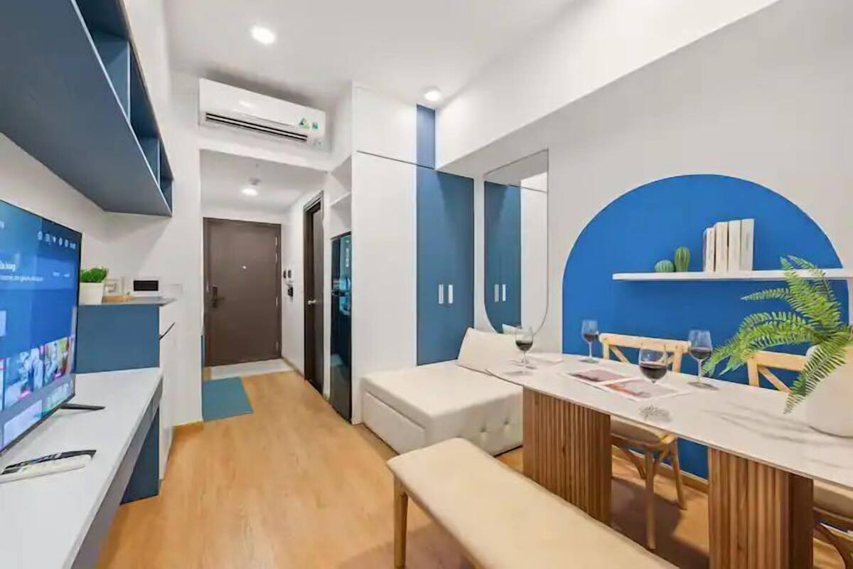 Deluxe Studio | Ruang tamu | 35 inci televisyen LCD dengan kabel