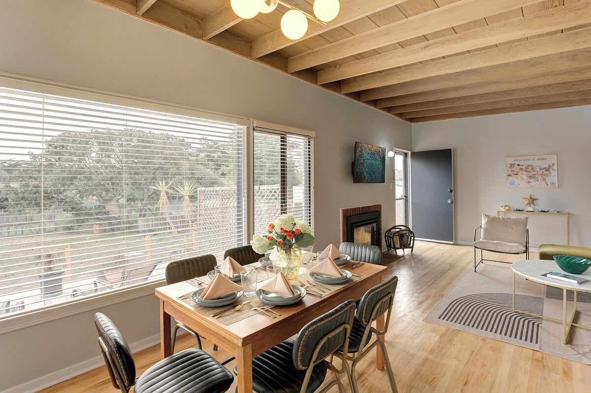 3956 La Casa de Estrella Marie - Backyard Games!