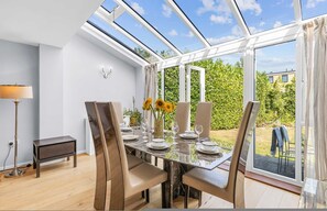 3 عدّة غرف نوم ومكتب وتجهيزات عازلة للصوت